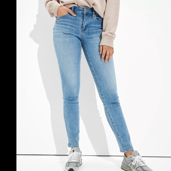 American Eagle Low-Rise Skinny Jean - Picture 3 of 3